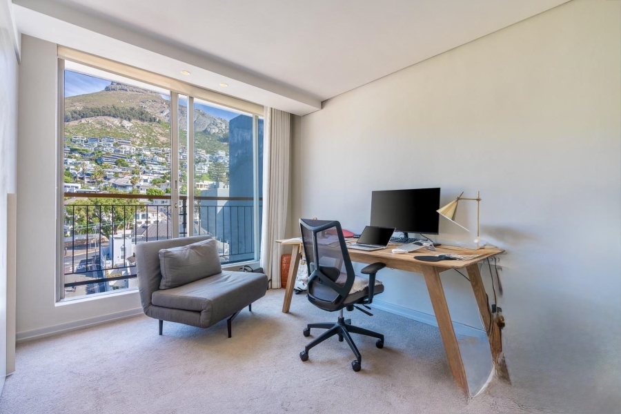 To Let 3 Bedroom Property for Rent in Sea Point Western Cape